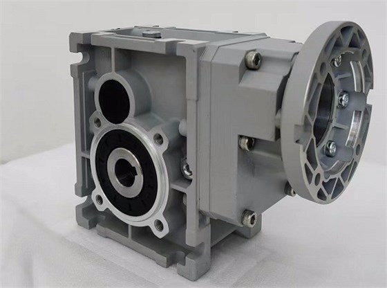 高效率蝸輪蝸桿減速機 準(zhǔn)雙曲面蝸輪減速機 .jpg 高效率蝸輪蝸桿減速機 準(zhǔn)雙曲面蝸輪減速機 .jpg