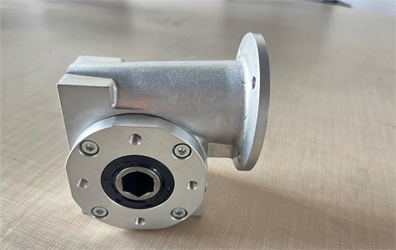 線體輸送、倍速鏈輸送線上用不銹鋼蝸輪蝸桿減速機(jī) (2).jpg