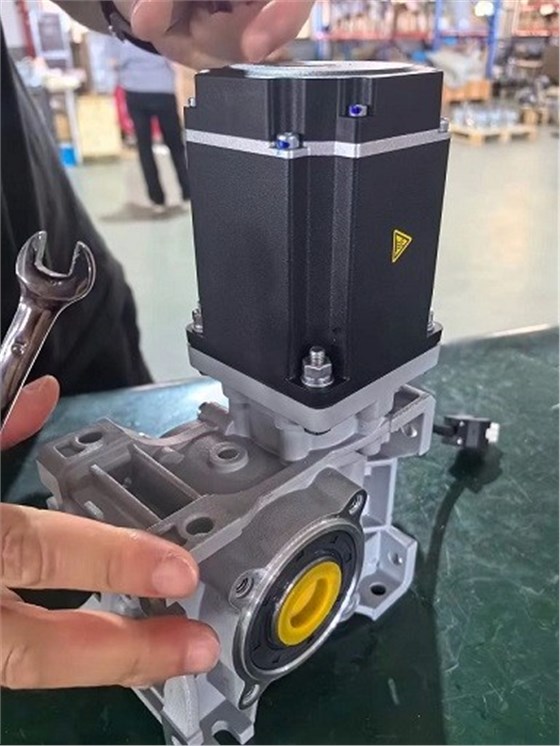 伺服電機減速機 艾思捷SJMRV090-15比蝸輪蝸桿減速機.jpg 伺服電機減速機 艾思捷SJMRV090-15比蝸輪蝸桿減速機.jpg