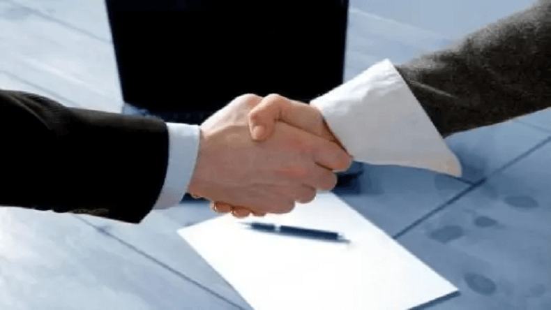 五月，上海艾思捷與青島某工業(yè)設備企業(yè)簽訂開發(fā)設計協議