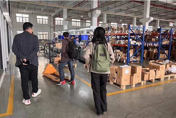 艾思捷歡迎西門子醫(yī)療器械有限公司來廠區(qū)進行合作考察 (2).jpg