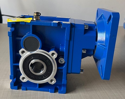 艾思捷技術(shù)教您蝸輪蝸桿減速機(jī)怎么選一款合適的伺服電機(jī)配套？ (4).jpg