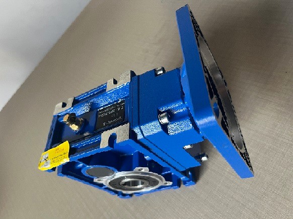 艾思捷技術(shù)教您蝸輪蝸桿減速機(jī)怎么選一款合適的伺服電機(jī)配套？ (2).jpg