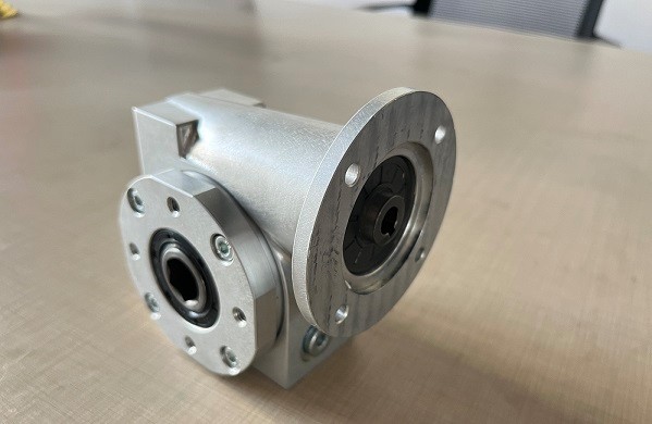 線體輸送、倍速鏈輸送線上用不銹鋼蝸輪蝸桿減速機(jī) (3).jpg